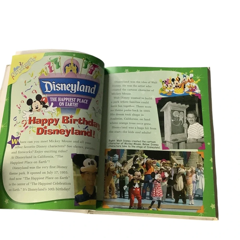 Disney Year Book 2005 Children's Book‎ Featuring Mickey Minnie Goofy Donald